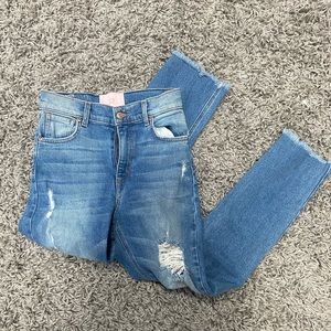 Revice distressed jean